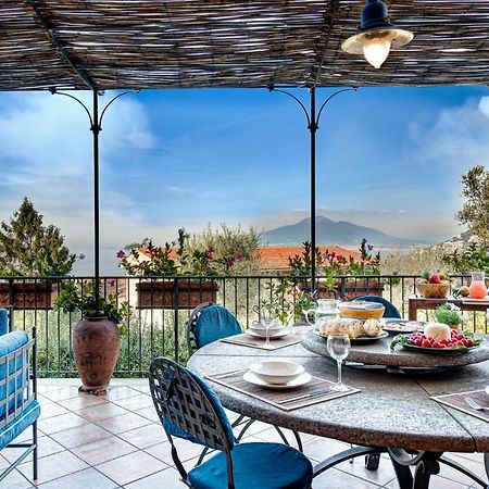 Casa Vacanze Villa Antonella By Gocce ヴィーコ・エクエンセ エクステリア 写真