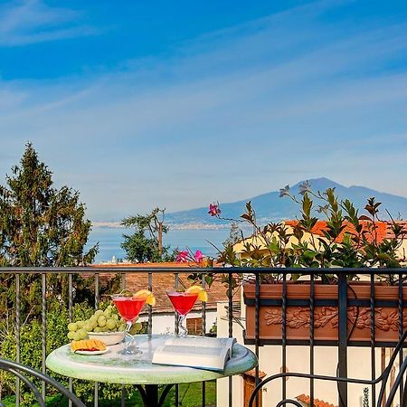 Casa Vacanze Villa Antonella By Gocce ヴィーコ・エクエンセ エクステリア 写真