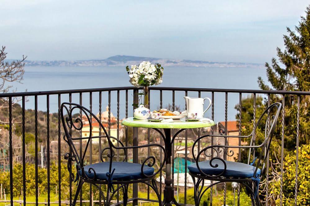 Casa Vacanze Villa Antonella By Gocce ヴィーコ・エクエンセ エクステリア 写真