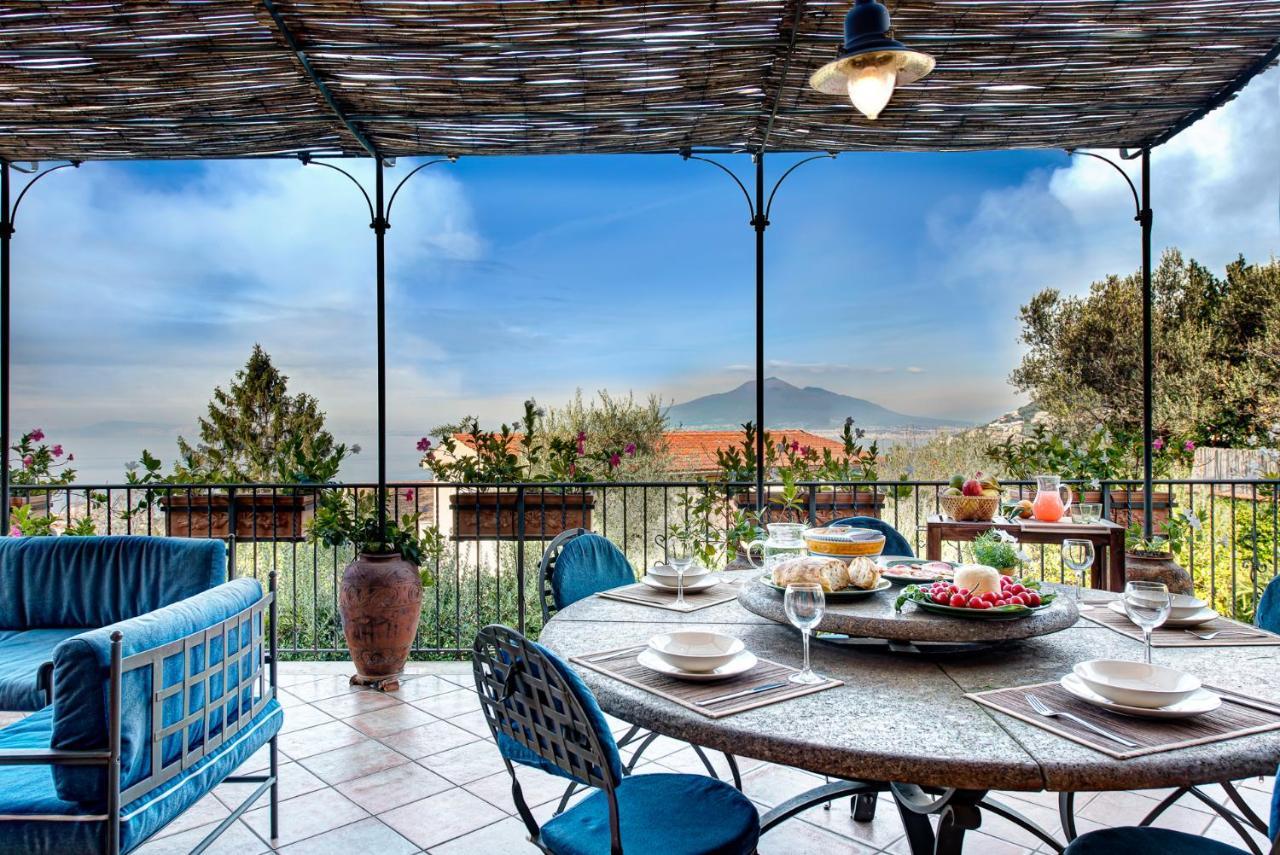 Casa Vacanze Villa Antonella By Gocce ヴィーコ・エクエンセ エクステリア 写真