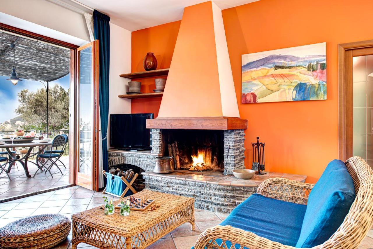 Casa Vacanze Villa Antonella By Gocce ヴィーコ・エクエンセ エクステリア 写真