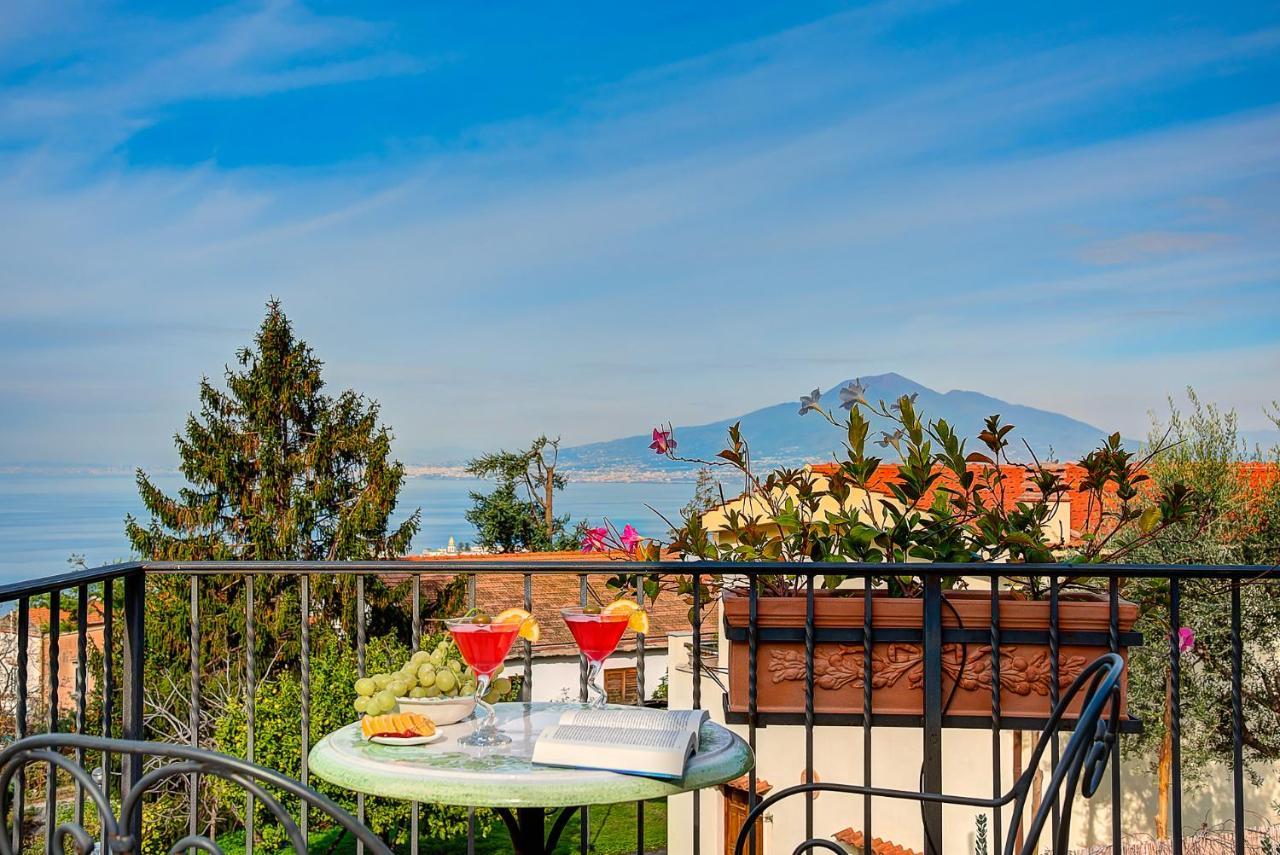 Casa Vacanze Villa Antonella By Gocce ヴィーコ・エクエンセ エクステリア 写真