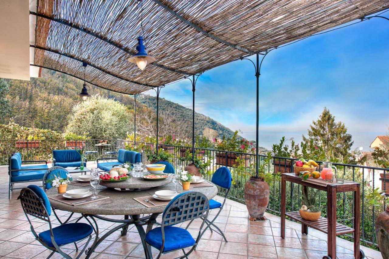 Casa Vacanze Villa Antonella By Gocce ヴィーコ・エクエンセ エクステリア 写真